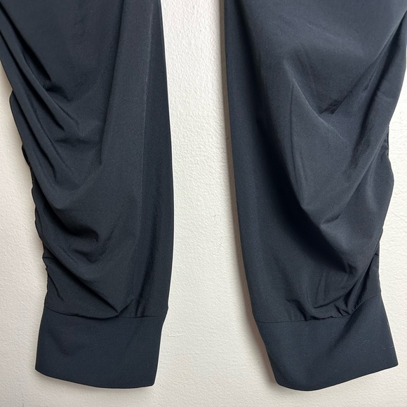 Athleta Women’s Attitude Jogger Black 8 Ruched Dance Travel Athleisure Pilates - Picture 5 of 9